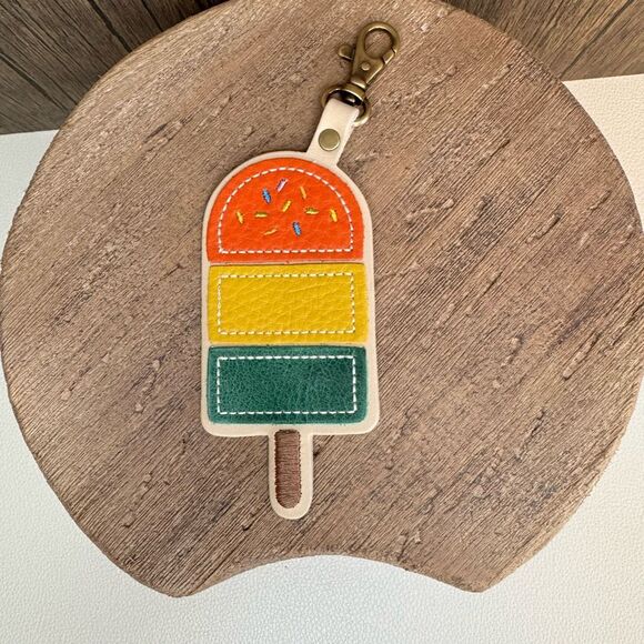 CAPE CORAL PORTLAND Leather POPCICLE Purse Charm FAST SHIP PLG KEYCHAIN - Picture 1 of 2